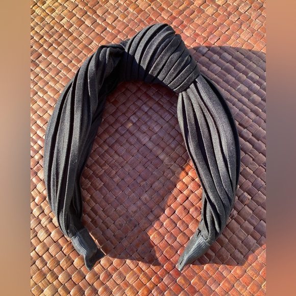 Bundle deal - 4 head bands for $10 - Picture 4 of 5